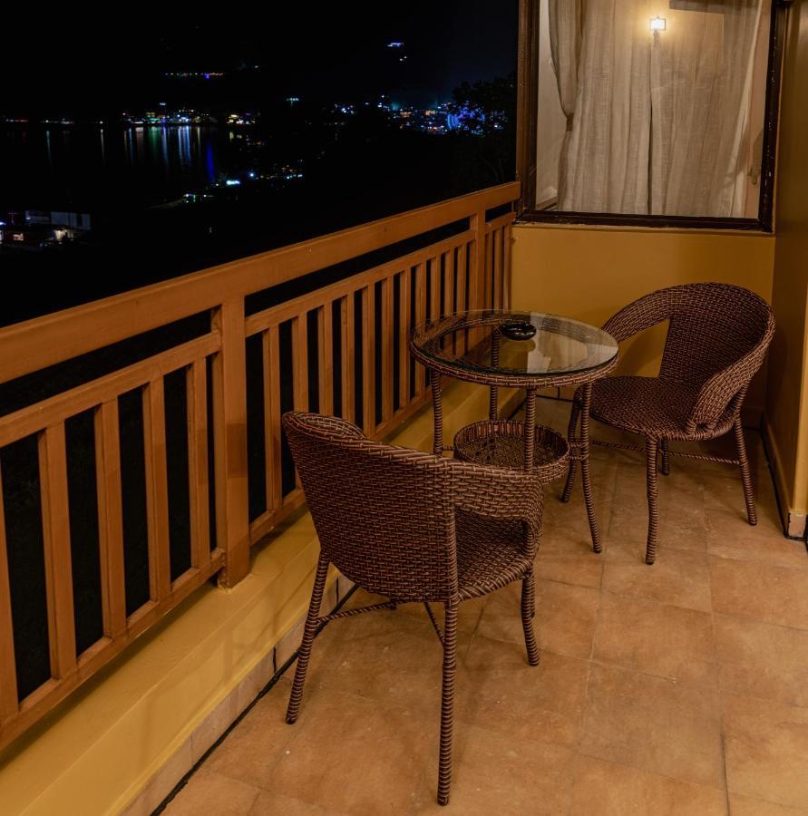 Hotel Fewa Camp Pokhara Ngoại thất bức ảnh